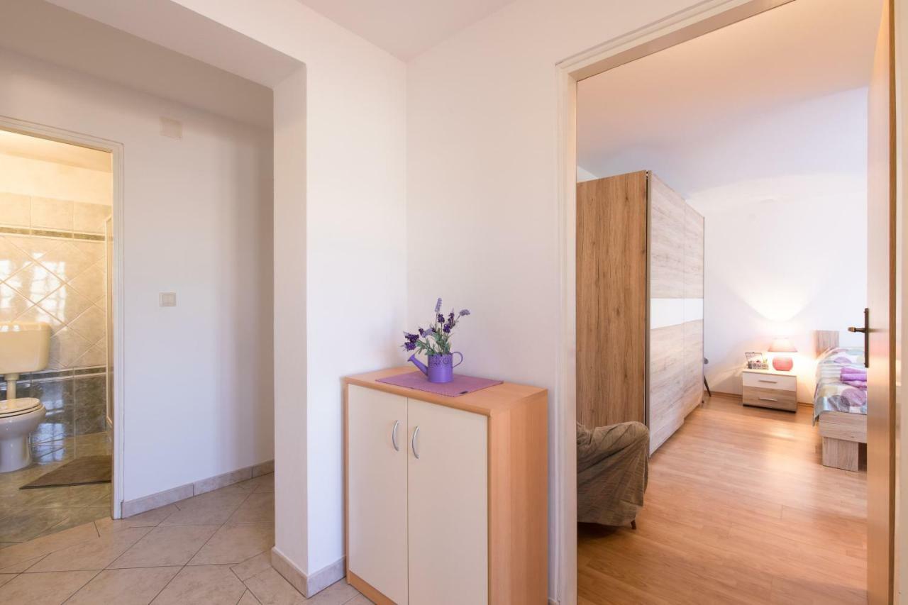 Apartment Adrijana Vrbnik Exterior foto