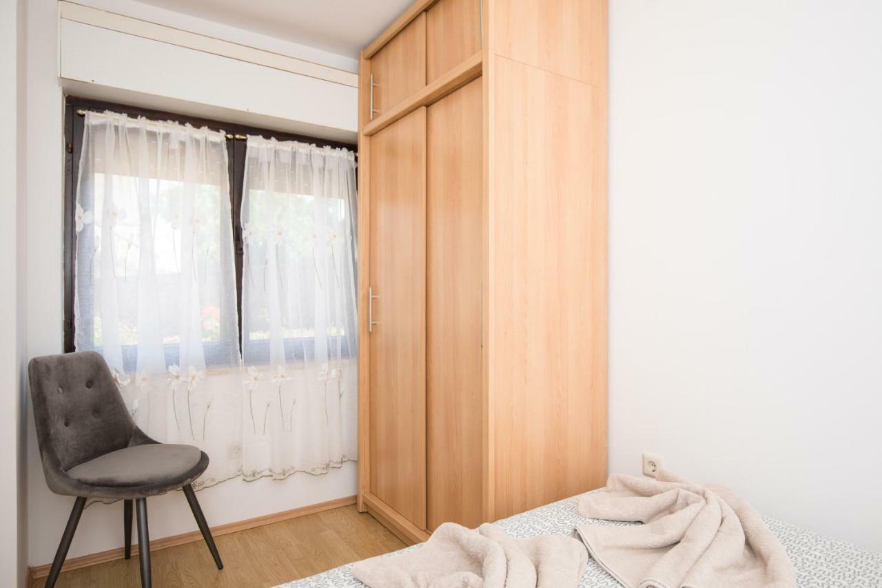 Apartment Adrijana Vrbnik Exterior foto